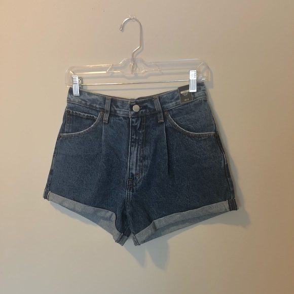 NWT Denim Shorts - Picture 4 of 5